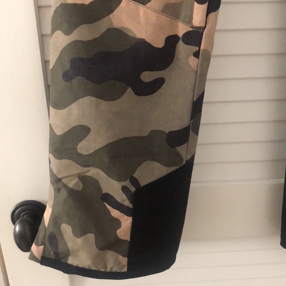 Billabong Camo Women’s Snow Pants - Picture 2 of 12